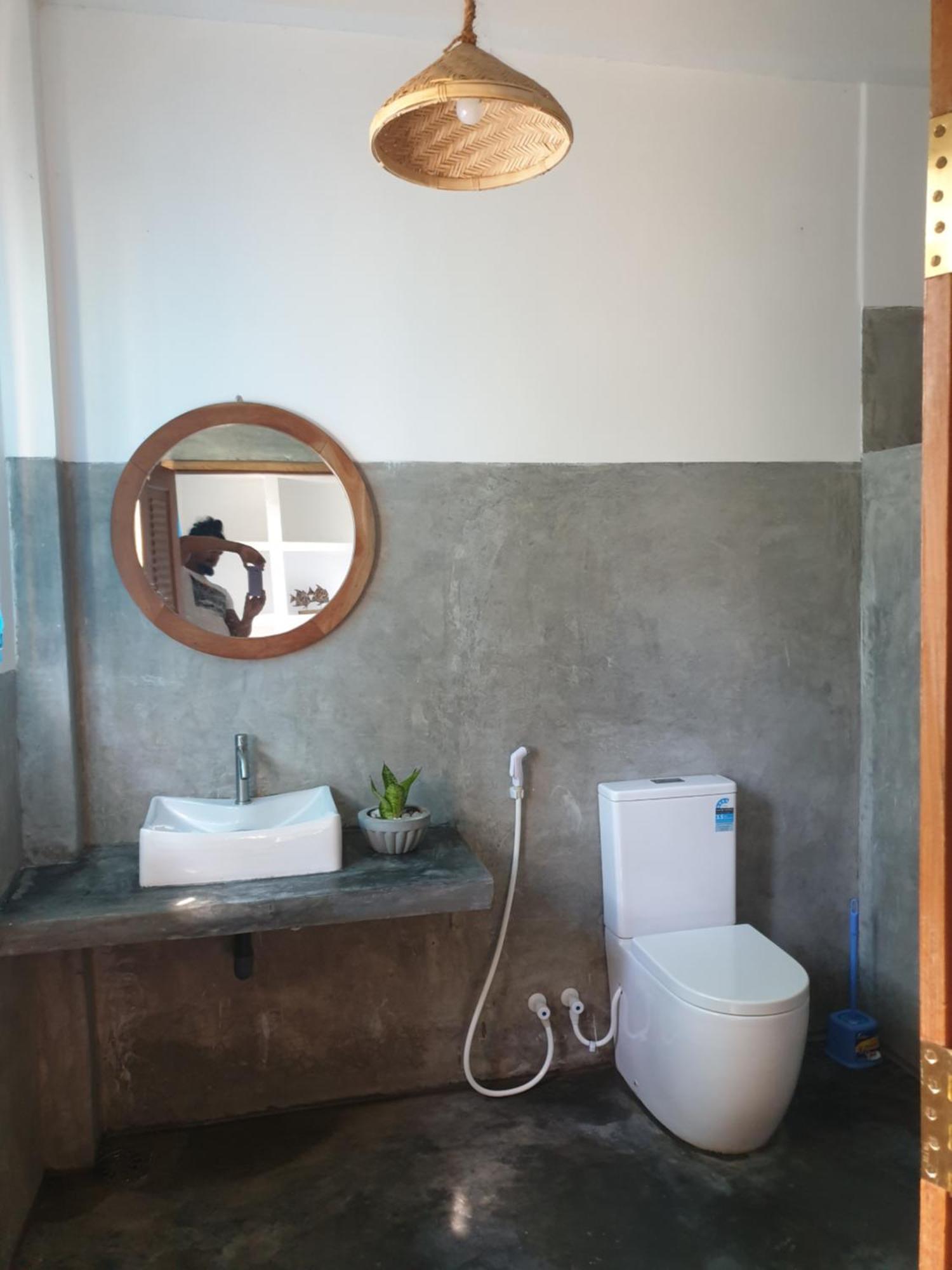 Julianu Hotel Тангале Екстериор снимка